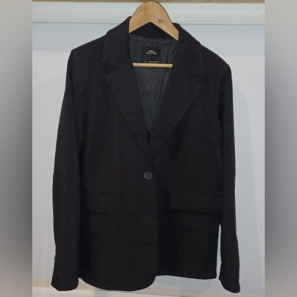 NWOT Urban Outfitters Womens blazer. Size L in Black
